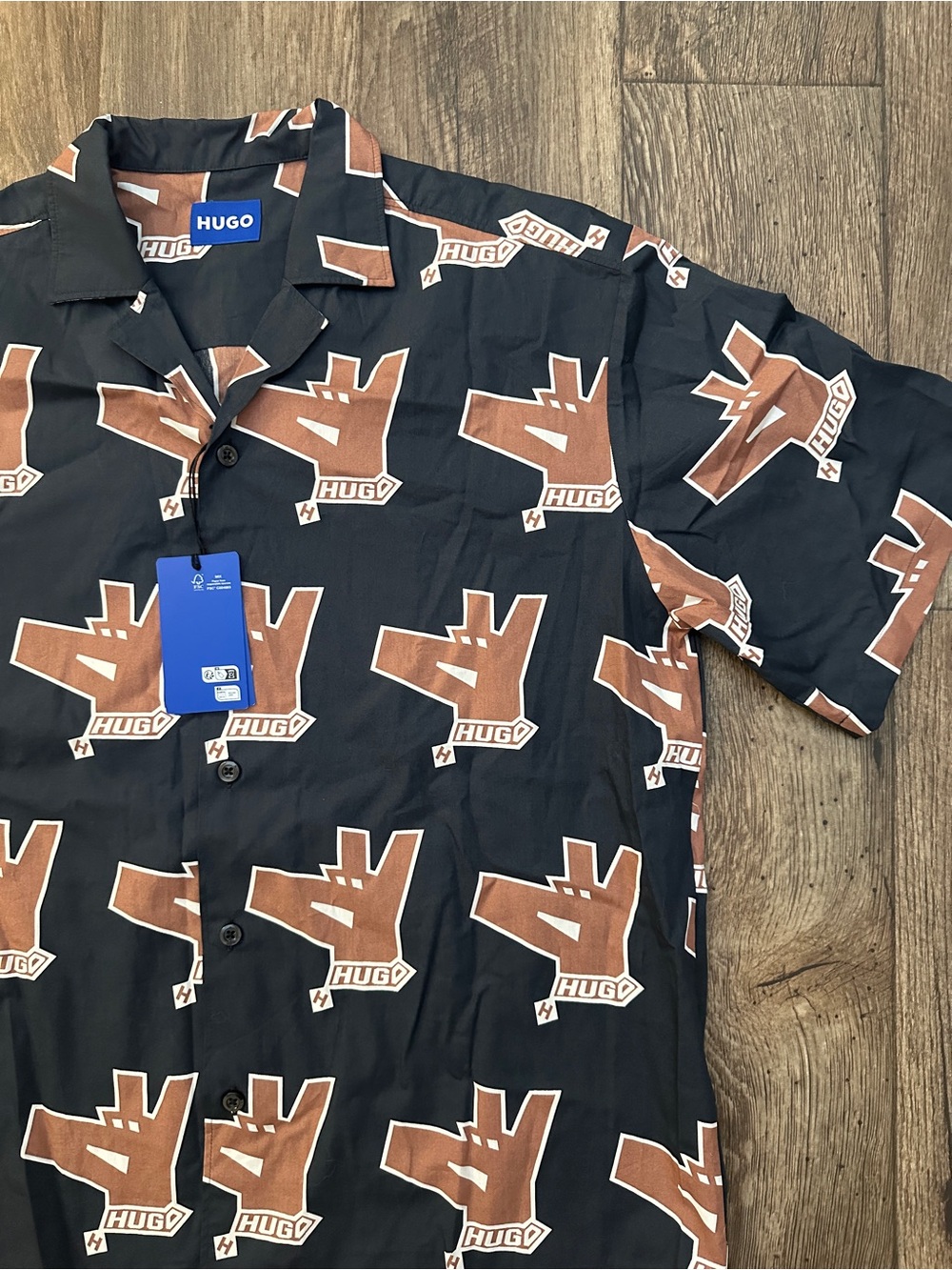 HUGO Boss Abstract Dog Logo Short Sleeve Button Up Camp Shirt Men’s Size M